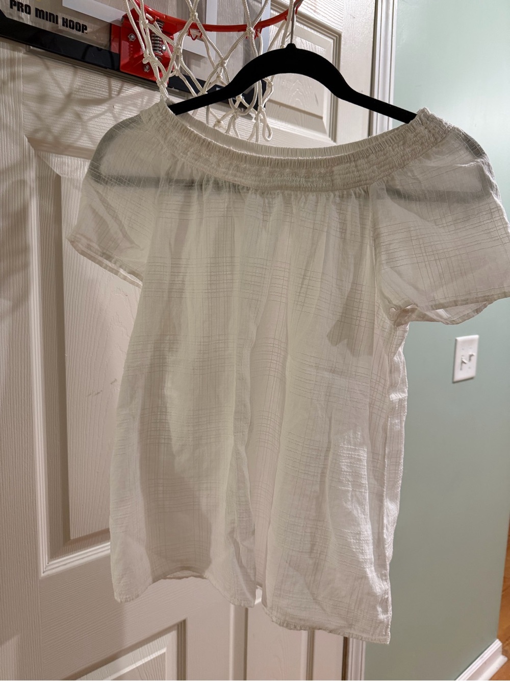 beachlunchlounge White Off-Shoulder Peasant Blouse